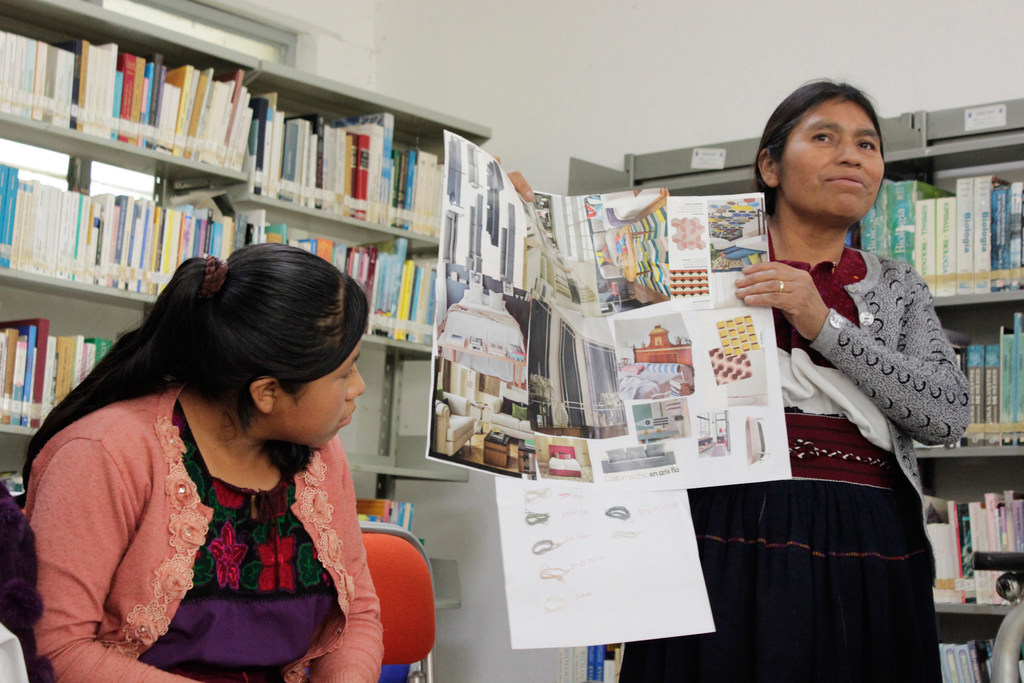 Gracias a los talleres del Programa de las Naciones Unidas para el Desarrollo en Chiapas, México, las artesanas pudieron seguir promocionando su trabajo.